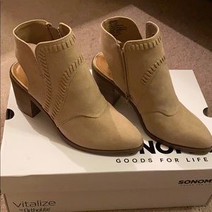 Brand new- never worn tan boots